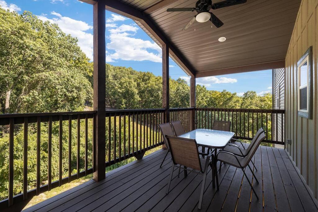 Rock And Timber Lodge Branson Exterior photo